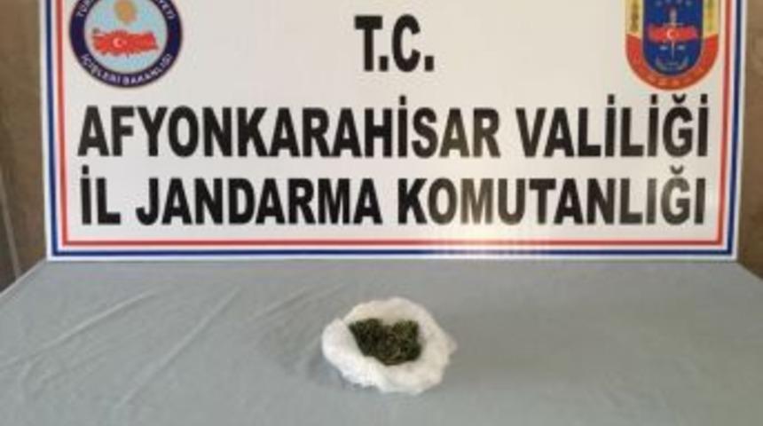 Durdurulan Motosikletli Şahıstan 30 Gram Esrar &Ccedil;ıktı