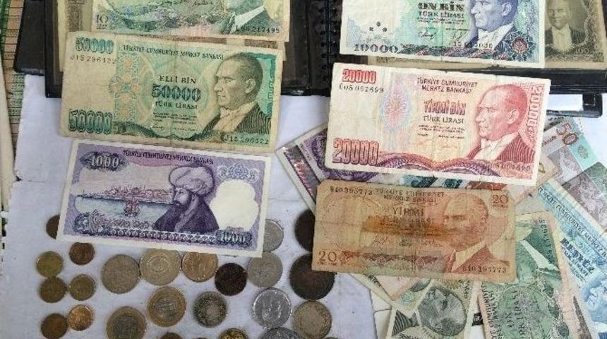 80 Yaşında Eski Para Satarak Ge&ccedil;imini Sağlıyor