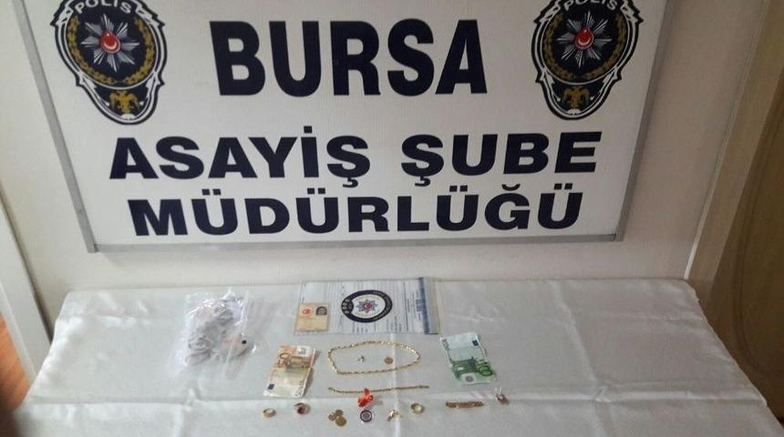 Kadın Hırsızlar Bursa&rsquo;da Yakalandı