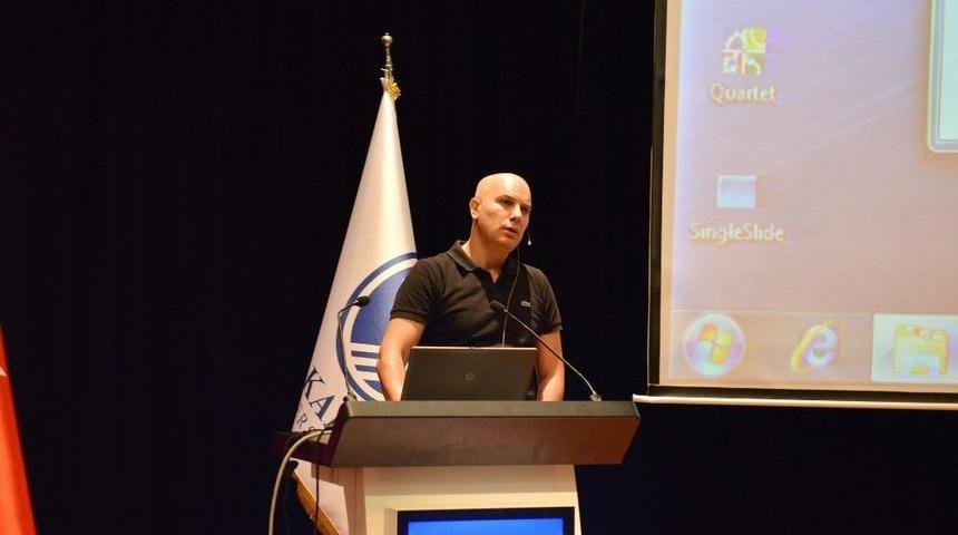 İngilizce Hazırlık &Ouml;ğrencilerine Oryantasyon