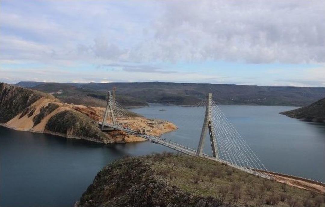 T&uuml;rkiye&rsquo;nin &Uuml;&ccedil;&uuml;nc&uuml; B&uuml;y&uuml;k K&ouml;pr&uuml;s&uuml;nde &lsquo;mutlu Son&rsquo;