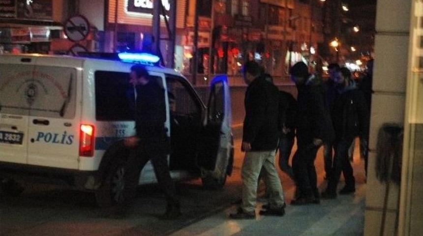 Bı&ccedil;aklı Kavga: 2 G&ouml;zaltı