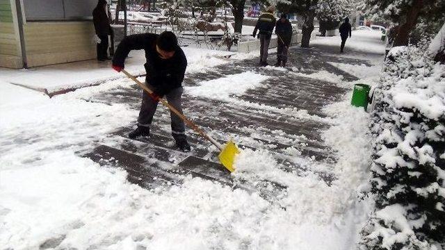 Yozgat Sabaha Kar Örtüsüyle Uyandı