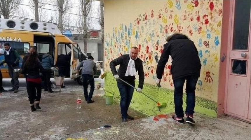 Ak Partili Gençler Köy Çocukları İçin Kütüphane Oluşturdu