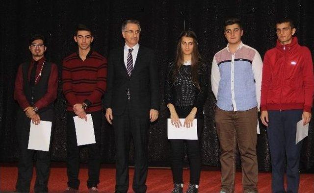 Girişimci Kente Doğru Projesinde Dereceye Giren &Ouml;ğrencilere &Ouml;d&uuml;lleri Verildi 1