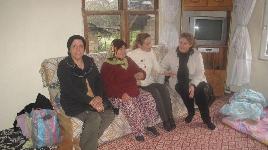 Serik&rsquo;te &rsquo;iyilik Melekleri&rsquo;, İhtiya&ccedil; Sahibi Ailelere Gıda Paketi Ulaştırdı