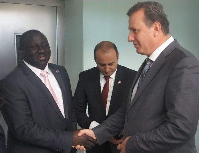 Gambiya&rsquo;nın Verimli Toprakları Aydınlı Yarıtımcıları Bekliyor 1