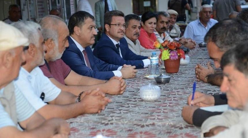 Vali &Uuml;nl&uuml; Vatandaşlar İle Bir Araya Geldi