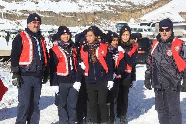 Erzurum İzcileri “asımın Nesli Asrın Yürüyüşünde” Dedelerini Yad Etti