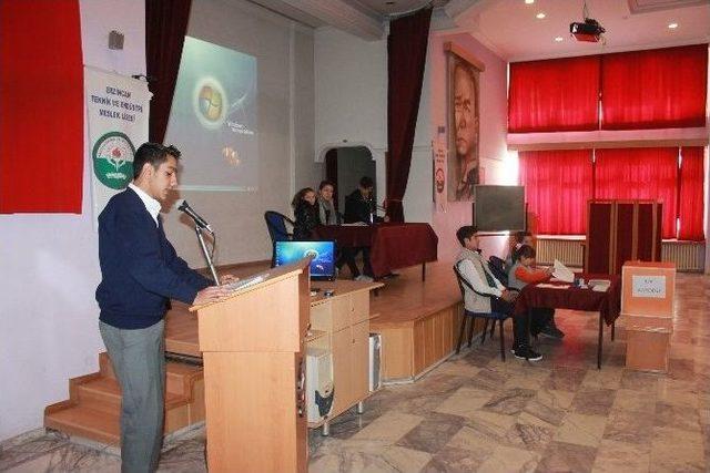 Erzincan&rsquo;da &Ouml;ğrencilere Demokrasi K&uuml;lt&uuml;r&uuml; Oluşturuluyor 1
