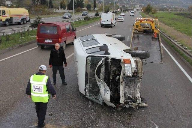 Samsun’da Minibüs Takla Attı: 1 Yaralı