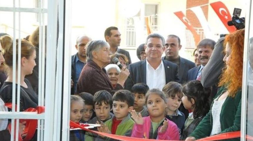 G&uuml;zel&ccedil;amlı Bilgi Evi K&uuml;t&uuml;phanesi Yeniden D&uuml;zenlendi