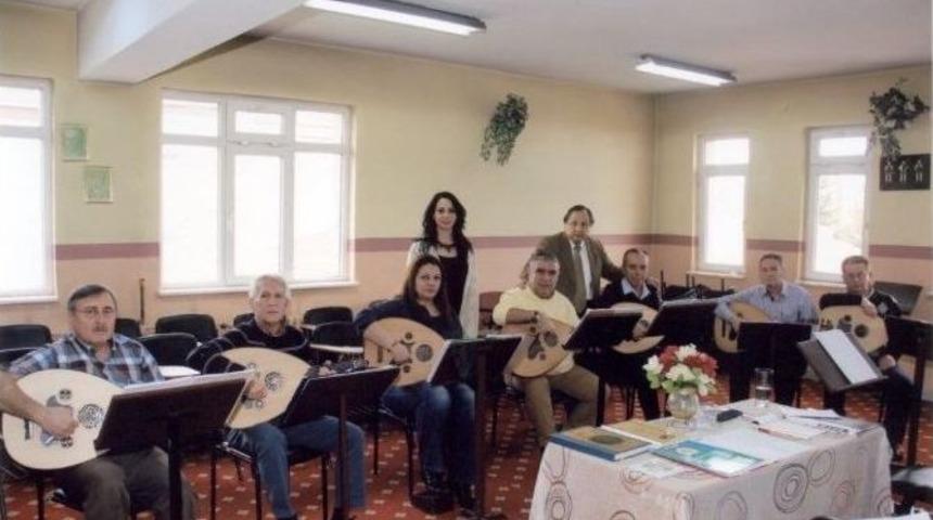 Ud Kurslarına B&uuml;y&uuml;k İlgi