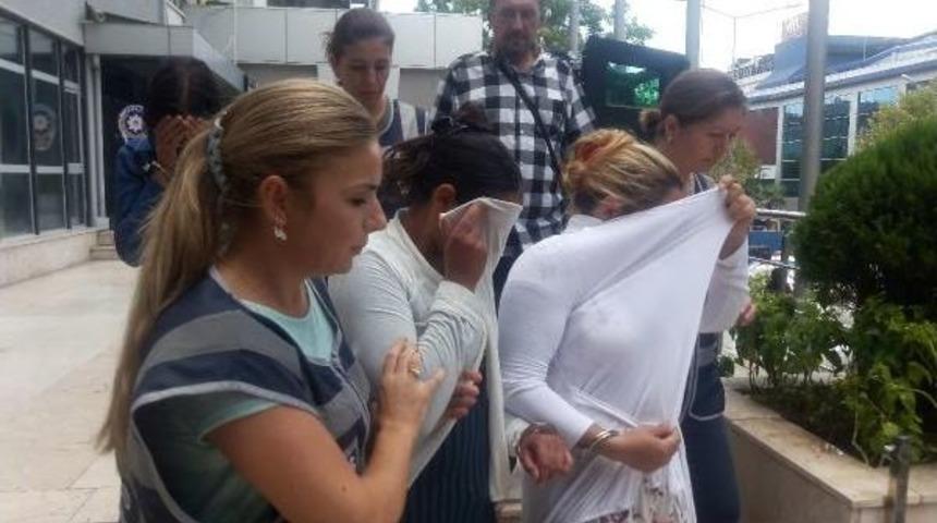 Hırsızlık Ş&uuml;phelisi 3 Kadına Su&ccedil;&uuml;st&uuml;