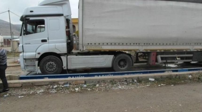 Bayburt&rsquo;da 17 Bin 760 Kilogram Ka&ccedil;ak &Ccedil;ay Ele Ge&ccedil;irildi