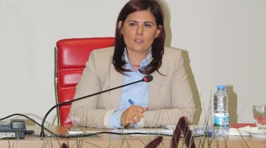 &Ccedil;er&ccedil;ioğlu: "&ccedil;iftlik Sahası Zebil Olursa, İki Elim Yakalarında Olur"