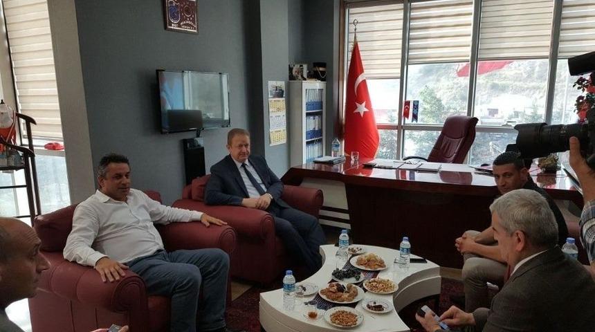 Vali Yavuz&rsquo;dan Hekimoğlu&rsquo;na Taziye Ziyareti