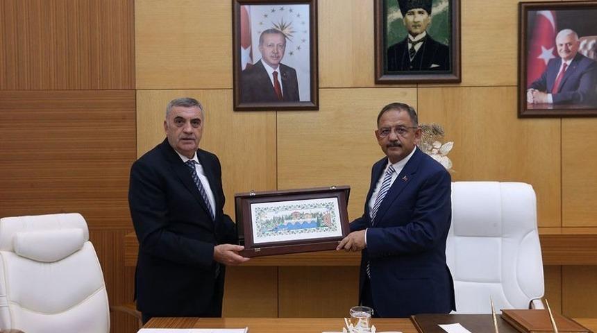 Bakan &Ouml;zhaseki: &rsquo;&rsquo;sakarya T&uuml;rkiye&rsquo;ye &Ouml;rnek Bir Şehir&rsquo;&rsquo;