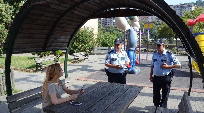 Polis &Ccedil;ocukları B&ouml;yle Uyardı