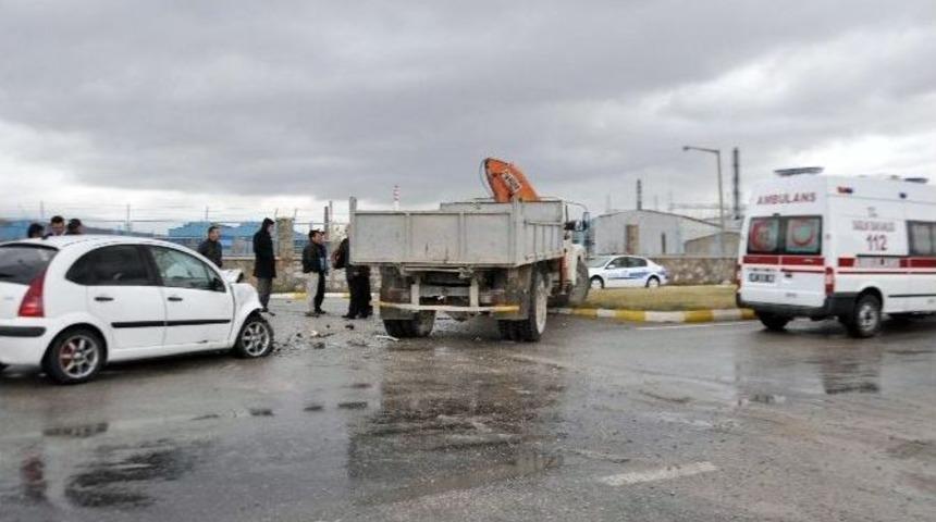 Konya&rsquo;da Trafik Kazaları: 10 Yaralı