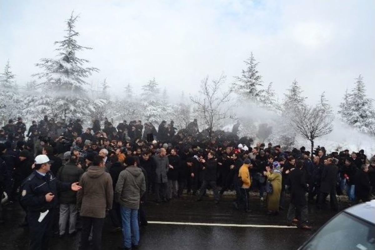 Anayasa Mahkemesi&rsquo;ne &Ouml;n&uuml;nde Biber Gazı Ve Tazyikli Su İle M&uuml;dahale