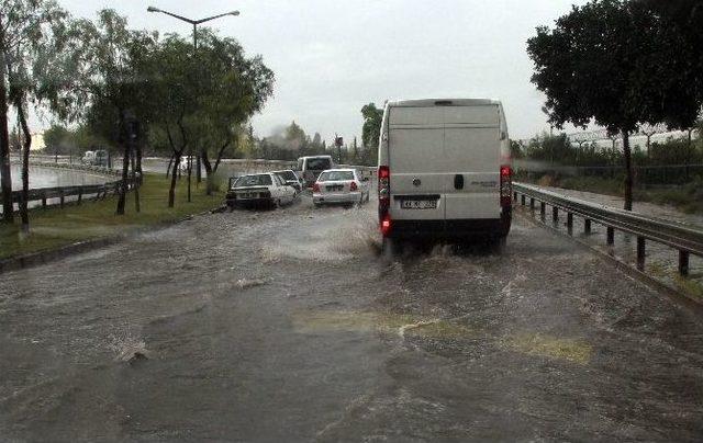 Adana’da Yağmur Etkili Oldu