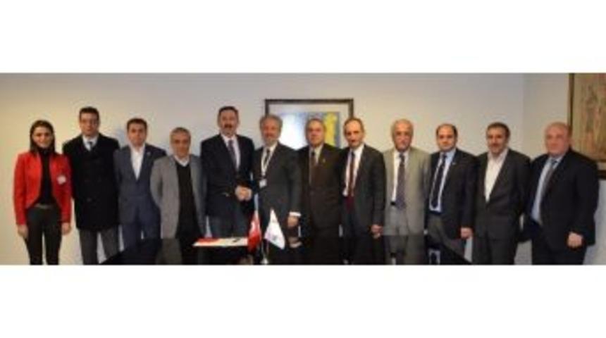 T&uuml;rk-iş Ve Medical Park Protokol İmzaladı