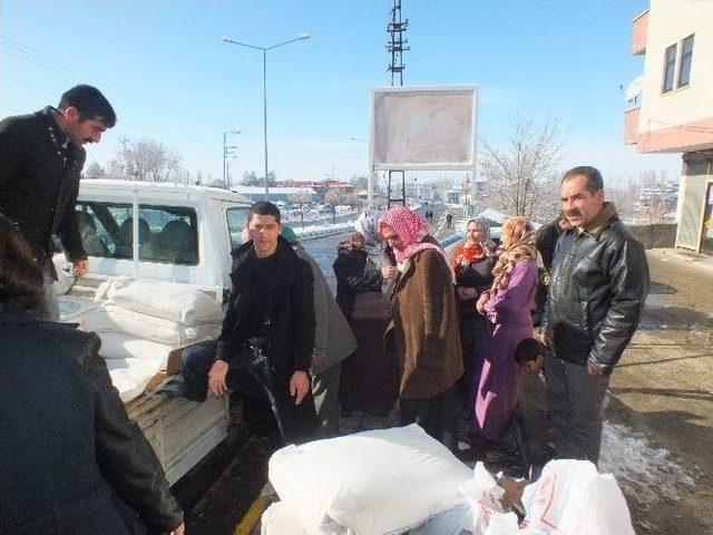 Kobanili 4 Aileye Yardım