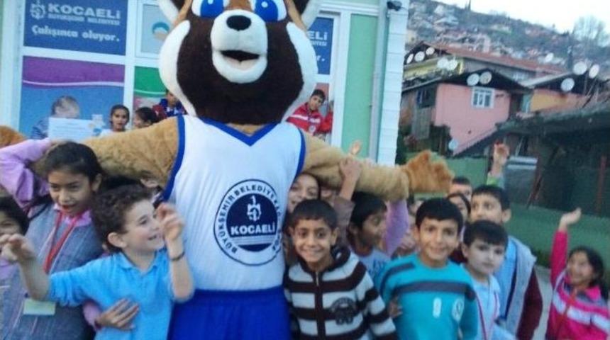 Bilgi Evleri, Kızıl Pandaya B&uuml;y&uuml;k İlgi G&ouml;sterdi