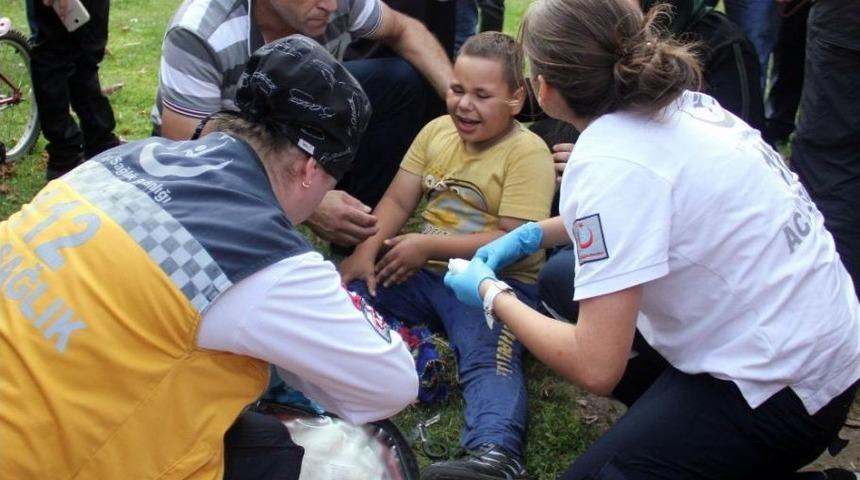 K&ouml;pek Isıran 10 Yaşındaki Iraklı &Ccedil;ocuğun G&ouml;zyaşları