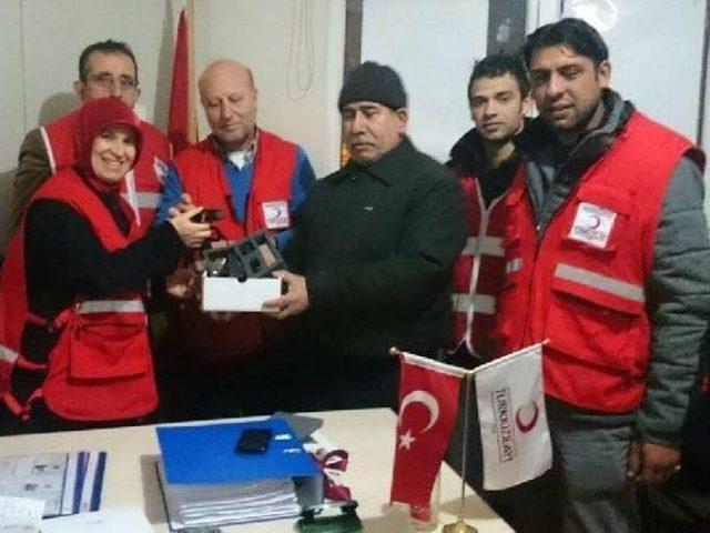 Kızılay’Dan Gırtlak Kanseri Kıbrıs Gazisine Konuşma Cihazı Yardımı