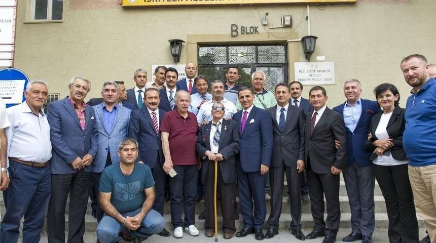 Ankara Valisi Topaca: "mogan G&ouml;l&uuml; &Ccedil;evresindeki Yangın Kontrol Altına Alındı"