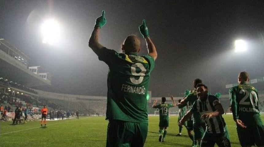 Fernandao Efsanelere Taş &Ccedil;ıkarıyor