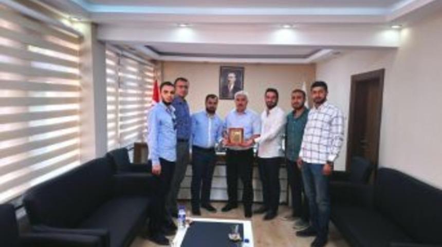 Gen&ccedil; M&uuml;siad Ve Mttb Malatya Şubesinden Şener&rsquo;e Teşekk&uuml;r Plaketi