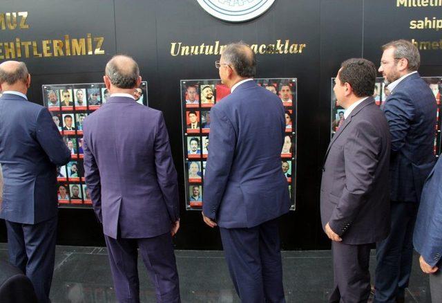 Bakan Özhaseki’den 15 Temmuz Şehitler Anıtı’nı Açtı