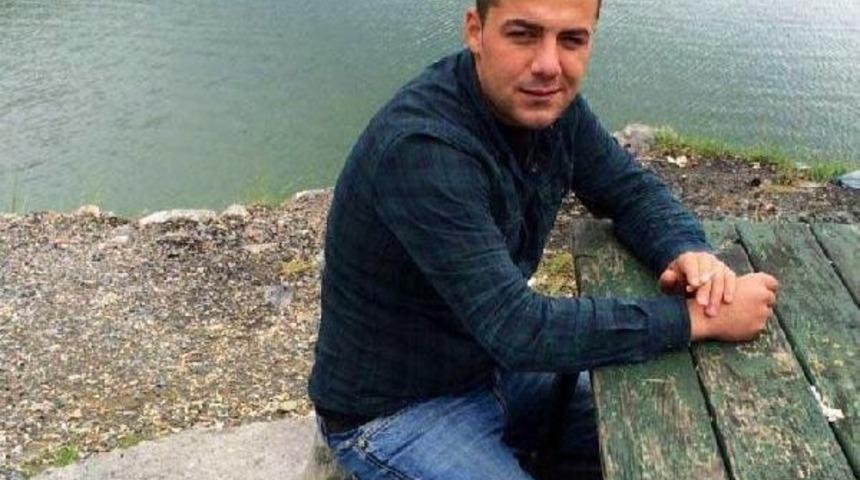 Ehliyetine El Konulan Alkoll&uuml; S&uuml;r&uuml;c&uuml; Direğe &Ccedil;arpıp &Ouml;ld&uuml;