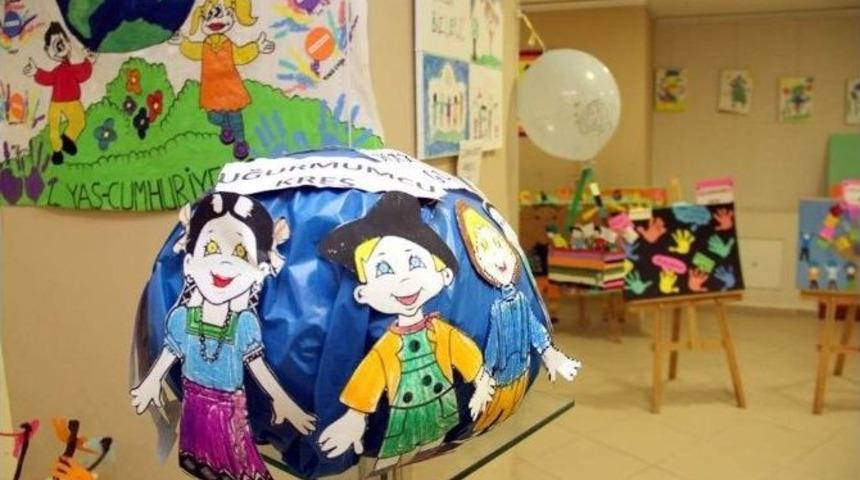 Kreş &Ouml;ğrencilerinden D&uuml;nya &Ccedil;ocuk Hakları Haftası İ&ccedil;in Sergi
