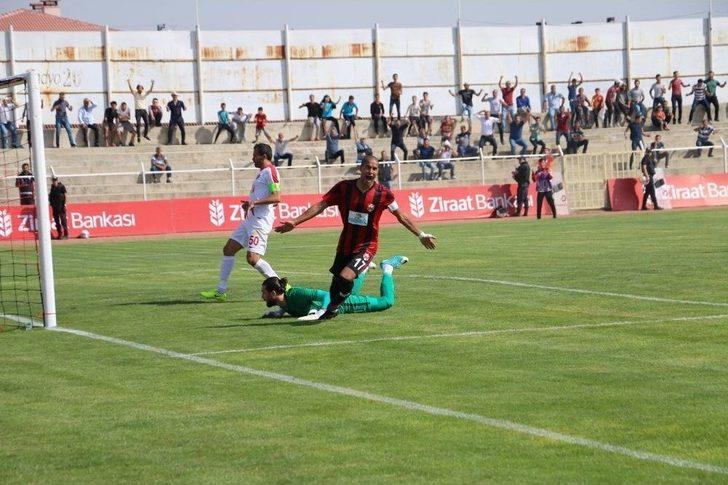 24 Erzincanspor, Eskişehirspor’u 4-2 Mağlup Etti