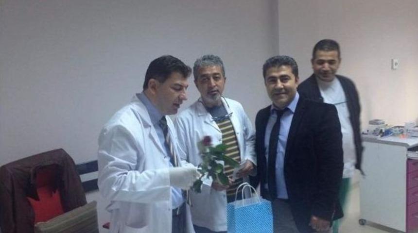 Diş Hekimlerine &Ccedil;ikolata Ve Karanfil