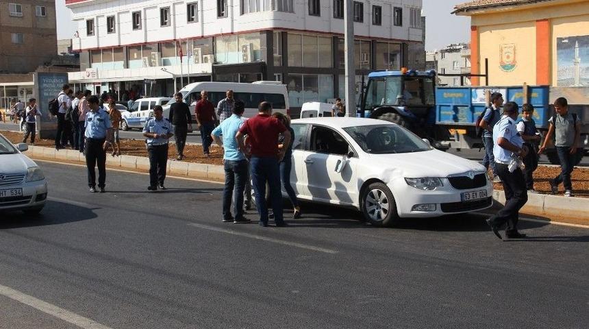 Anne İle Oğluna Otomobil &Ccedil;arptı