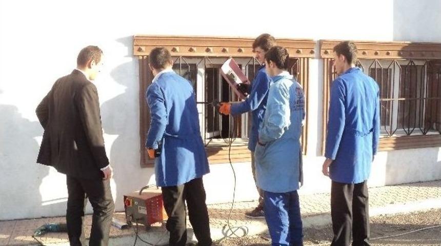 Kelkit&rsquo;te Meslek Lisesi &Ouml;ğrencilerinden &Ouml;rnek Davranış