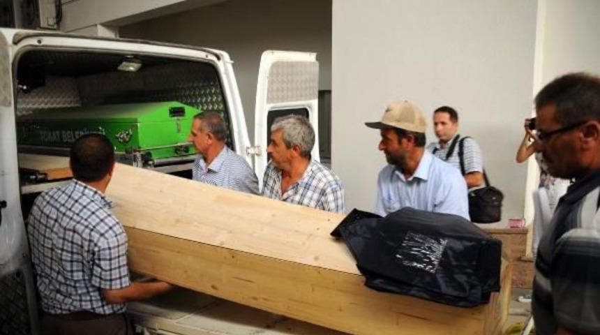 Salıncak Ipi Boynuna Dolanan Muhammet Kurtarılamadı