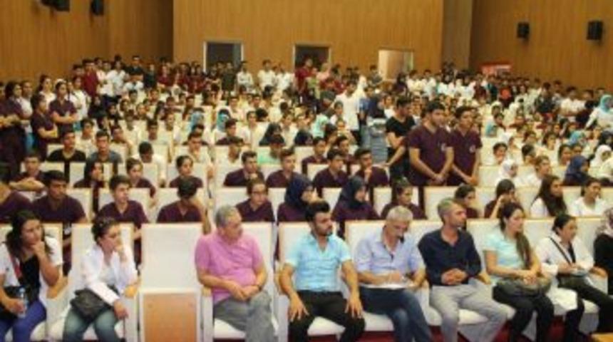 Stajyer &Ouml;ğrencilere Oryantasyon Eğitimi Verildi