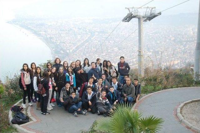 G&uuml;rc&uuml; &Ouml;ğrenciler Ordu&rsquo;ya Hayran Kaldı 1