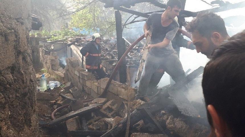 Ankara&rsquo;da Gecekondu Yangını