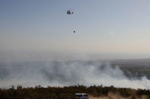 Eskişehir’deki Orman Yangınına 4 Helikopterle Müdahale Sürüyor