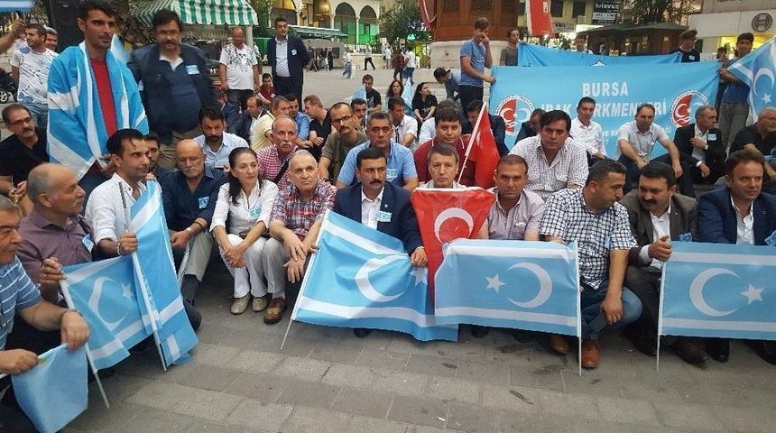 Kerk&uuml;k İ&ccedil;in 1 Saatlik Oturma Eylemi D&uuml;zenlendi