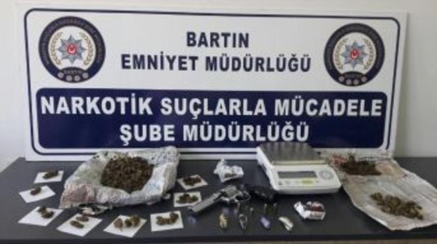 Bartın&rsquo;da Uyuşturucu Operasyonu: 2 G&ouml;zaltı