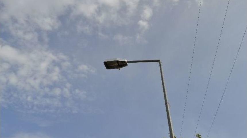 Siverek&rsquo;te Aydınlatma Direklerinden Kablo &Ccedil;alındığı İddiası