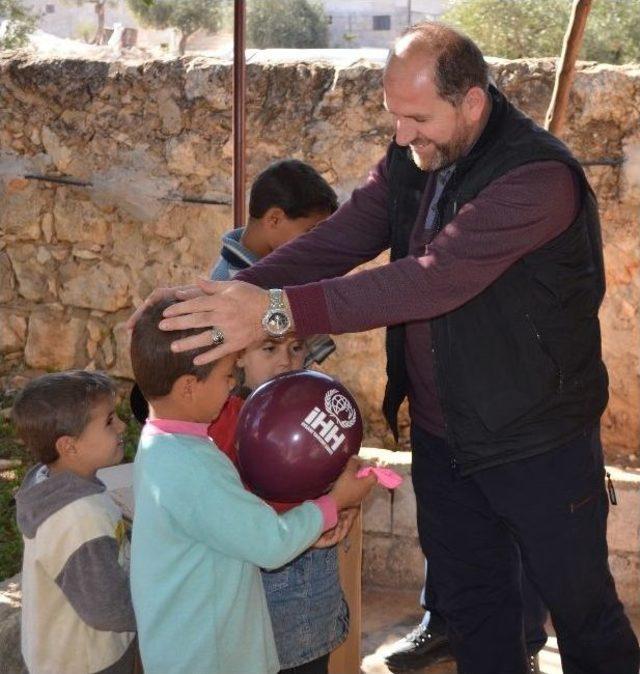 4 Tır Yardım Malzemesi Suriyeli Türkmenlere Dağıtıldı